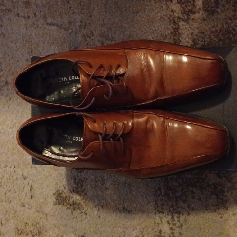Mens Kenneth Cole New York, size 9.5D, tan/cognac, leather, cap toe, lace-up sho